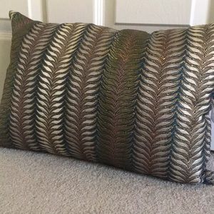 NWT Crate & barrel viveca pillow
